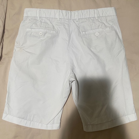 Uniqlo Men’s Chino Shorts - Picture 2 of 3